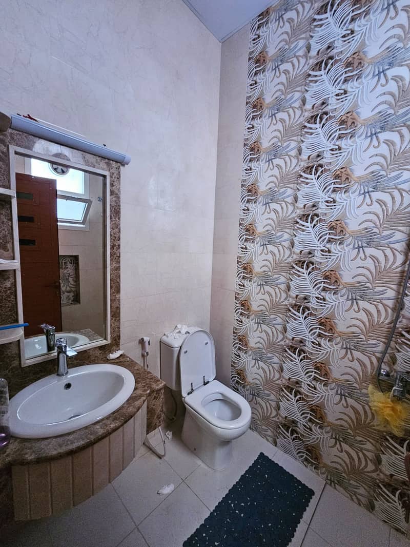 12 e4141baf-931f-4807-b643-bed8fc11e883. jpg