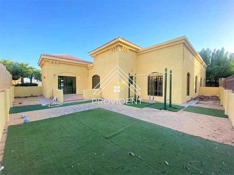 No Commission | Private Garden | Spacious Villa!!! No Commission | Private Garden | Spacious Villa!!!
