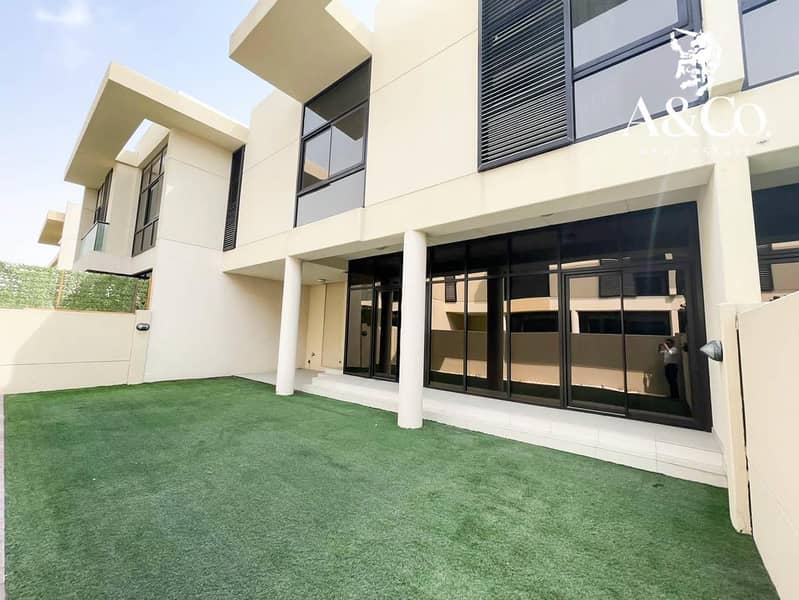 Modern | Spacious living | Available NOW Modern | Spacious living | Available NOW