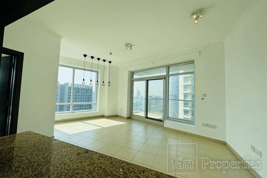 Near Dubai mall |Vacant | Spacious | Chiller free