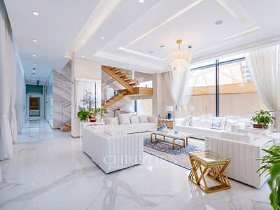 4 Bedroom Villa for Sale in Jumeirah, Dubai - Luxury 4-Bedroom Villa in New La Mer Beachfront