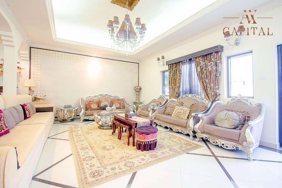 Spacious | Ensuite Rooms | Upgraded | Furnished Spacious | Ensuite Rooms | Upgraded | Furnished