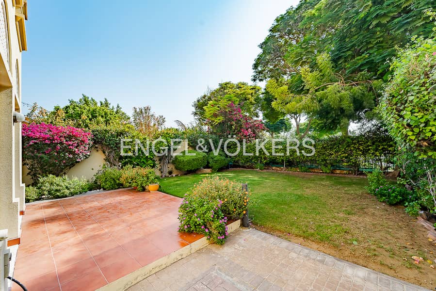 Lake & Green View | Well Maintained | Garden Lake & Green View | Well Maintained | Garden