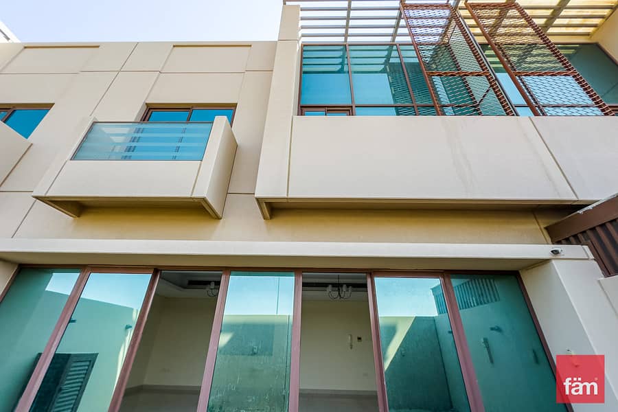 位于梅丹城,梅丹盖特小区,壮丽景致小区 4 卧室的联排别墅 330000 AED - 8099024 位于梅丹城,梅丹盖特小区,壮丽景致小区 4 卧室的联排别墅 330000 AED - 8099024