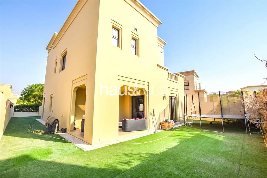 Vacant | Open Plan | Large Plot | Single Row Vacant | Open Plan | Large Plot | Single Row
