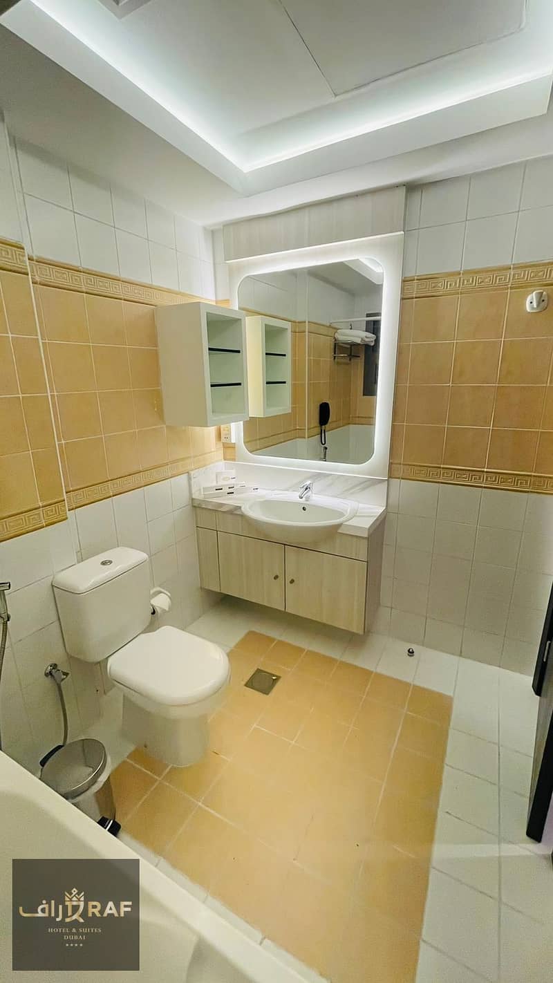 14 Bathroom - Raf Hotel Apartments