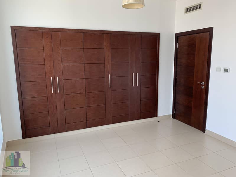 4 AMAZING 1BR FOR RENT IN BURJ VIEWS DOWNTOWN