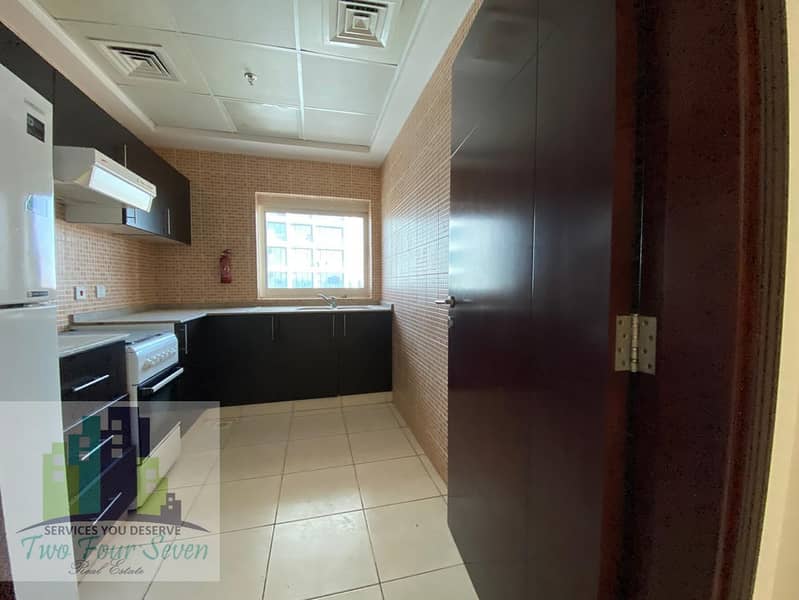 2 SAPCIOUS 2BED WITHPARKING ON AMZING RENT AVAIABLE IN SPORTS CITY