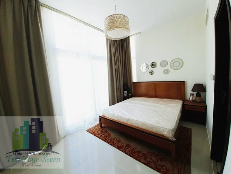 3 BEAUTIFUL MIDDLE UNIT 3BED+M FULLY FURNISHED