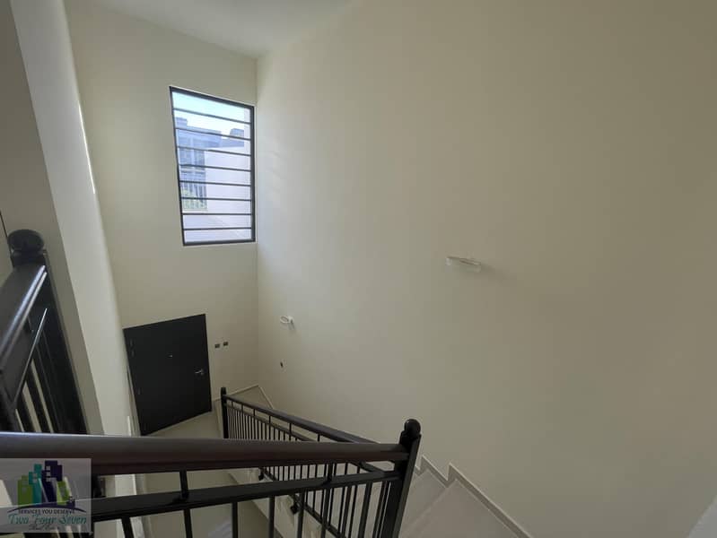 13 MIDDLE UNIT 3BED WITH MAID BIG LIVING AREA