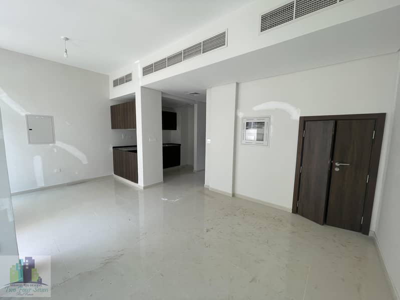4 HOT PRICE 5BED+M IN AKOYA OXYGEN
