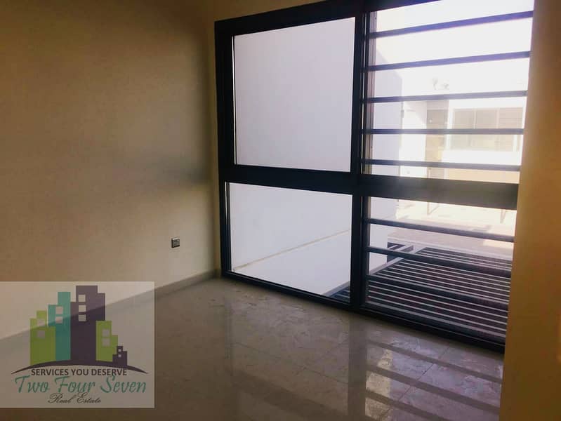 8 HOT PRICE END CORNER UNIT 3BED+MAID IN AKOYA OXYGEN