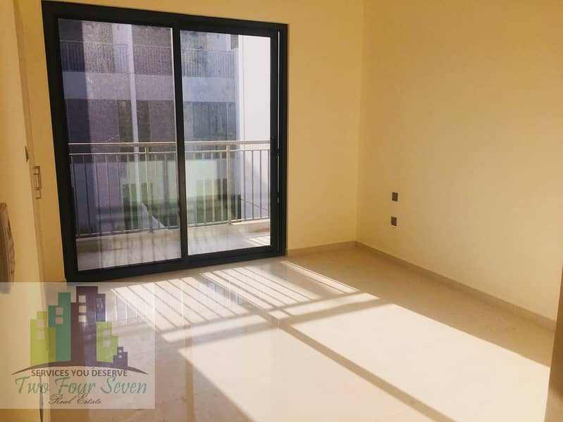 9 HOT PRICE END CORNER UNIT 3BED+MAID IN AKOYA OXYGEN