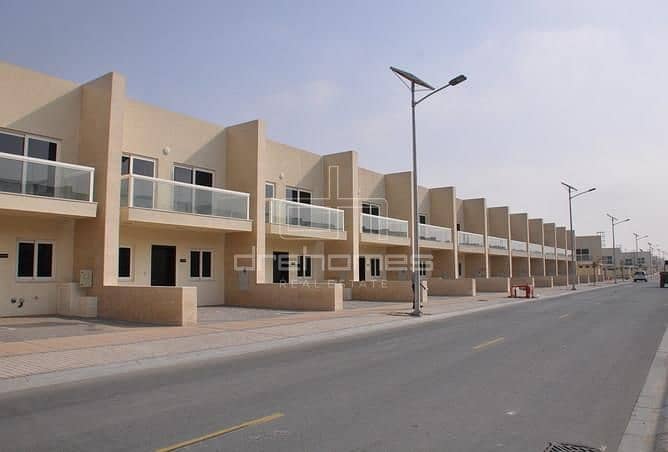 تاون هاوس في قرية ورسان،المدينة العالمية 3 غرف 85000 درهم - 6548657 تاون هاوس في قرية ورسان،المدينة العالمية 3 غرف 85000 درهم - 6548657