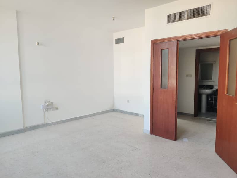 Квартира в Аль Мушриф, 3 cпальни, 55000 AED - 5580574