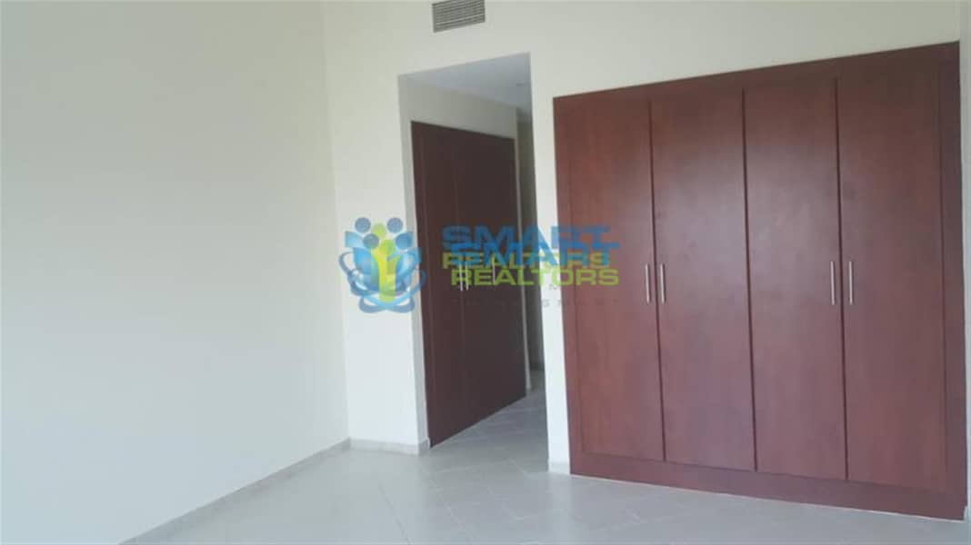 Very Well Maintained chiller free 2 BR Apartment in Jumeirah