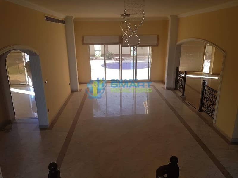 6 5 BR Independant Villa with Swimming pool in Umm Al Sheif