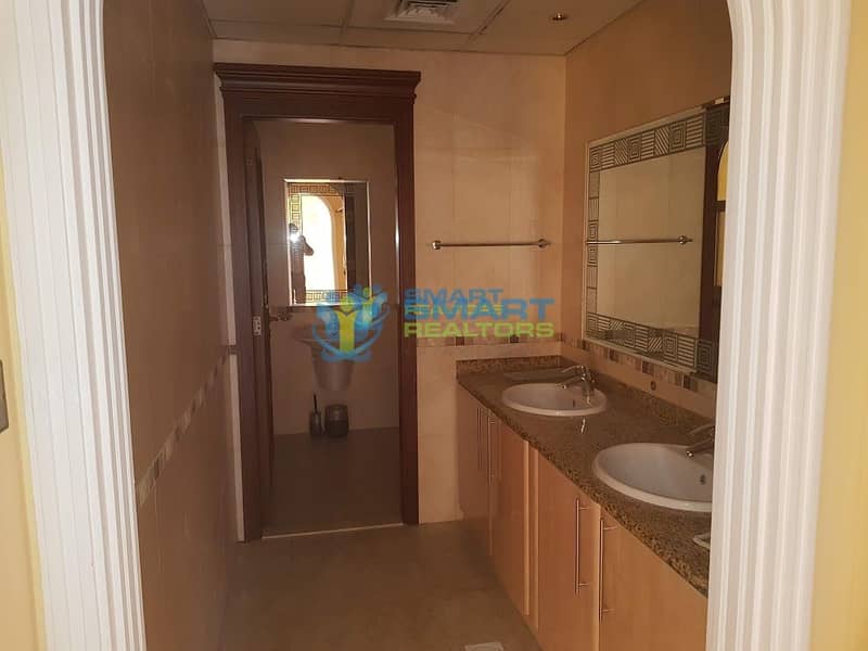 9 5 BR Independant Villa with Swimming pool in Umm Al Sheif
