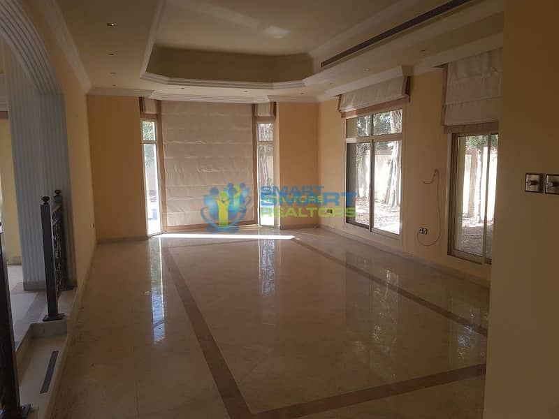 11 5 BR Independant Villa with Swimming pool in Umm Al Sheif