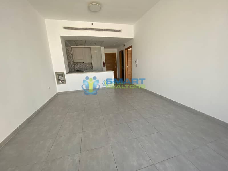 2 Large One Bedroom | Bright Apartment | Large Balcony