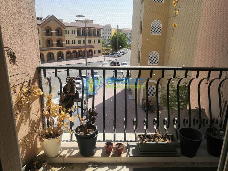 10 Vacant 1 Bedroom Apartment with 2 Balconies