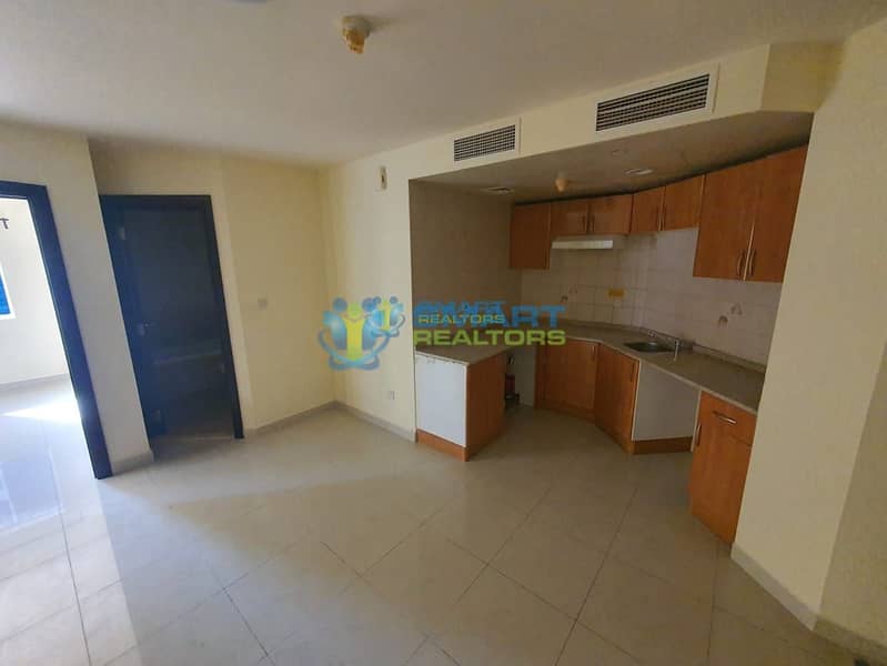 6 Studio w Balcony | 5 mins walk to DAMAC metro