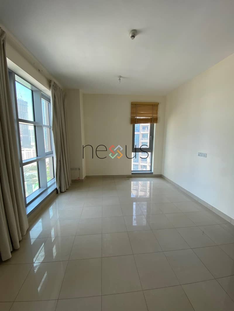 6 Well Maintained | High Floor | Unfurnished | Panoramic View | Balcony