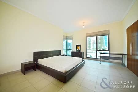 1 Bedroom Flat for Rent in Dubai Marina, Dubai - Large One Bed | Furnished | Upgraded | Pool