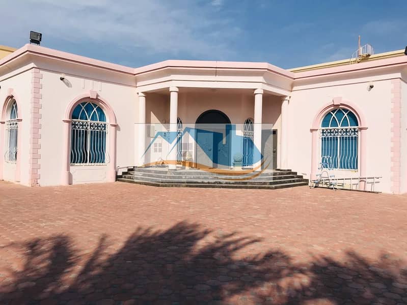 Villa for rent in Al Jarf with an area of ​​10,000