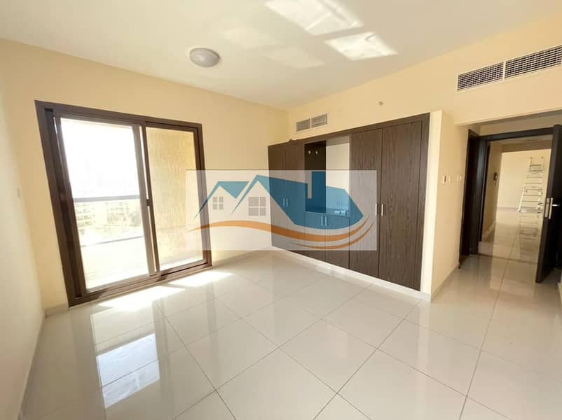Two-bedroom apartment, a hall with two bathrooms, with closets, very large areas, in Al-Nuaimiyah, opposite Al-Hekma Private School. Payment facilitie