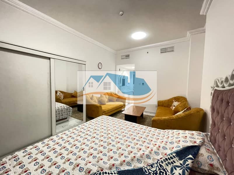 Furnished studio in the Oasis Tower, including electricity, water, sewage, internet, gym, swimming pool and parking, close to all services. There is a