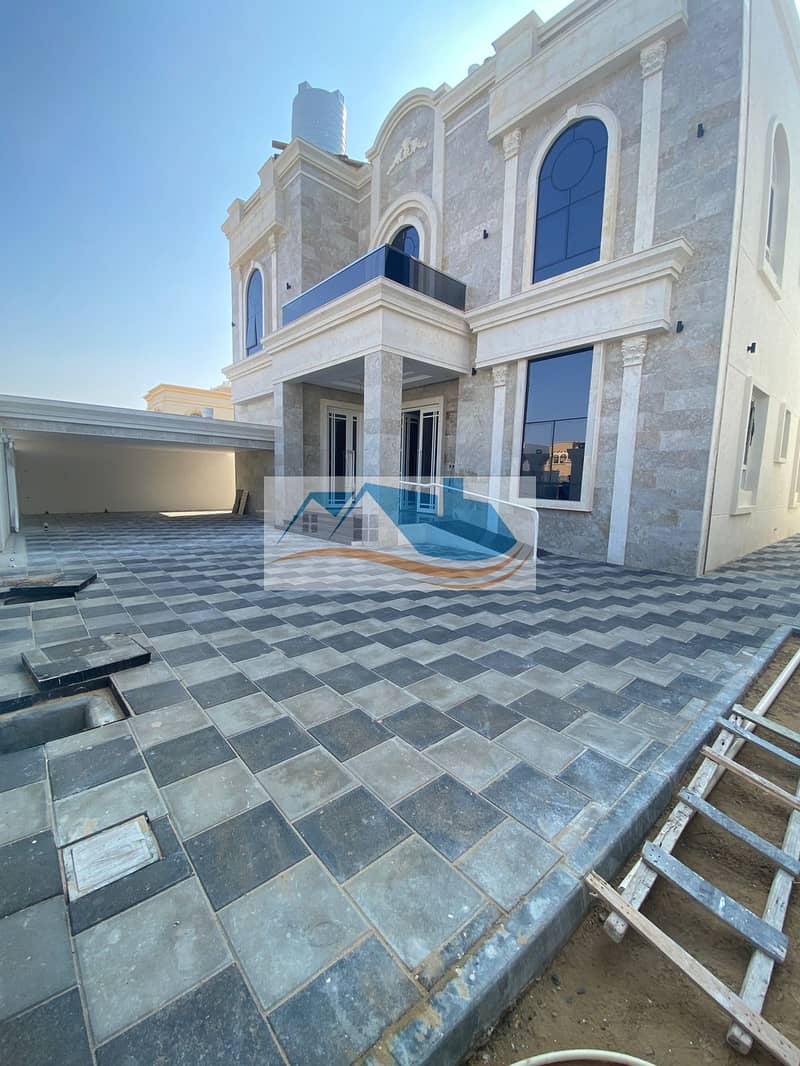 Villa with attractive design, luxurious personal finishes, central air conditioning
