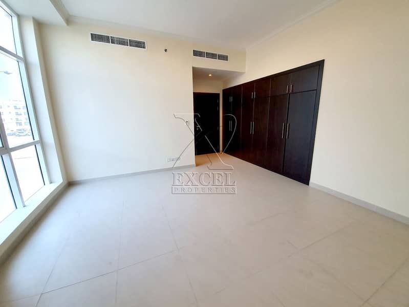 Luxurious 3BHK / maids room @123K/6 Cheques in Karama