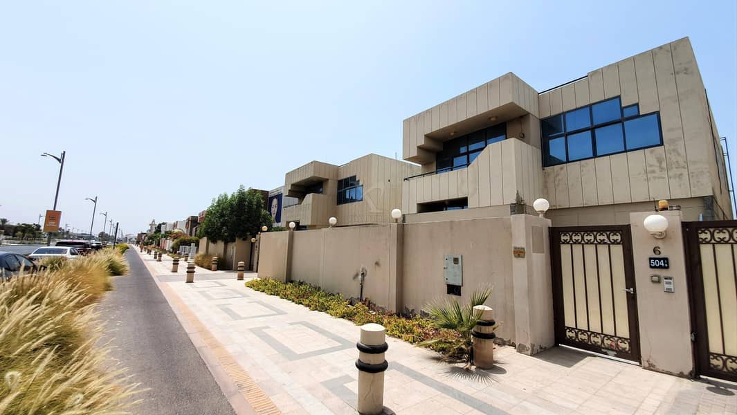 3 Bedroom Villa with a Spacious Layout in Jumeirah 3