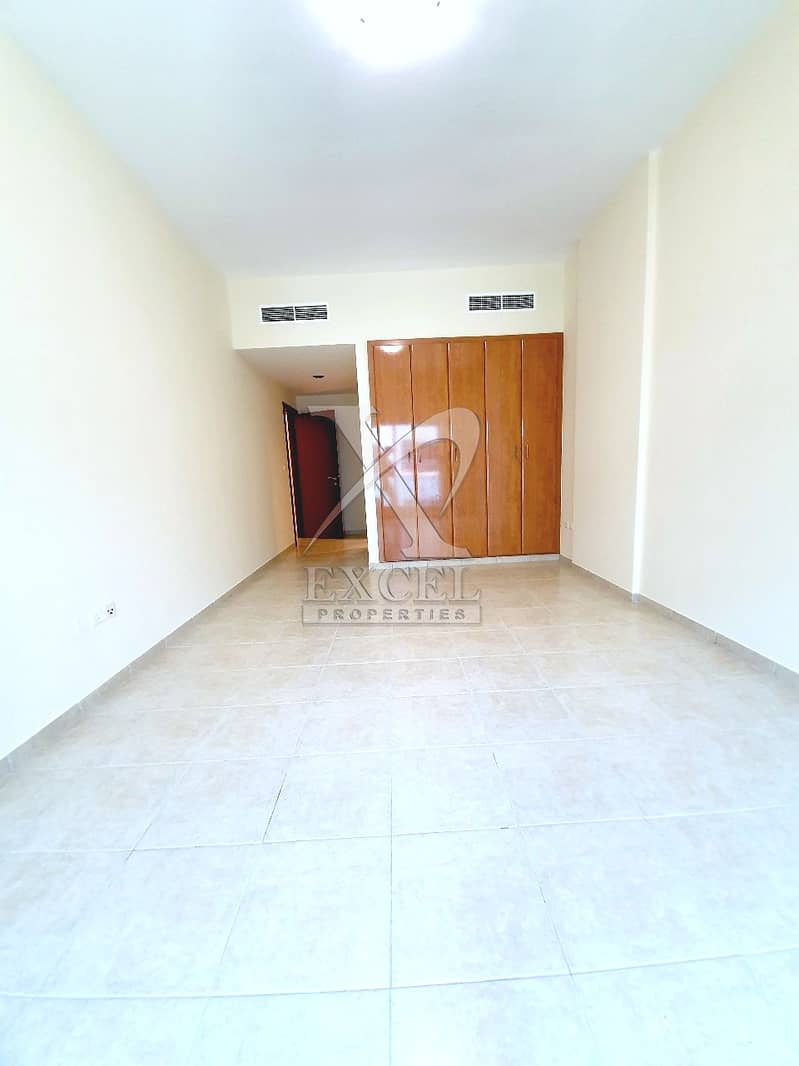 5 Huge 1BHK with Laundry Room | Close to Post Office