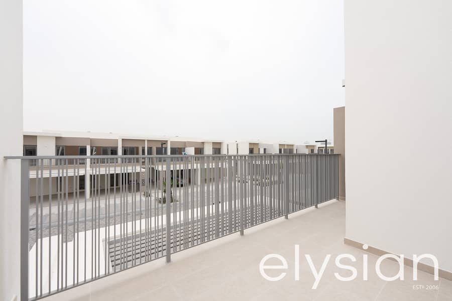 Available Now I Unfurnished I Spacious Villa Available Now I Unfurnished I Spacious Villa
