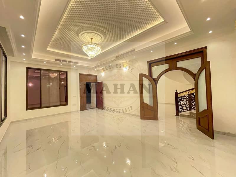 At the price of a snapshot and without a batch of the front of a nearby villa, the mosque is one of the most luxurious villas of Ajman in the design