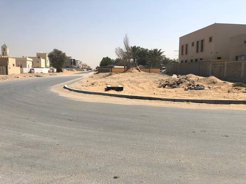 An excellent opportunity to own land in exchange for Rahmaniyah in Sharjah, free ownership for all nationalities, near services, easy entrances and exits