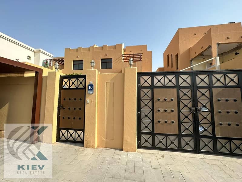 Вилла в Халифа Сити, 4 cпальни, 150000 AED - 8113384