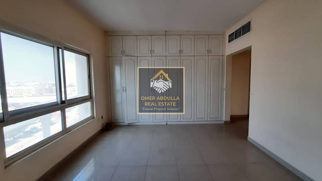 VERY SPACHICE 3BHK WITH MADE ROOM WITH BALLCONEY NO DEPOSIT CASH VERY SPACHICE 3BHK WITH MADE ROOM WITH BALLCONEY NO DEPOSIT CASH