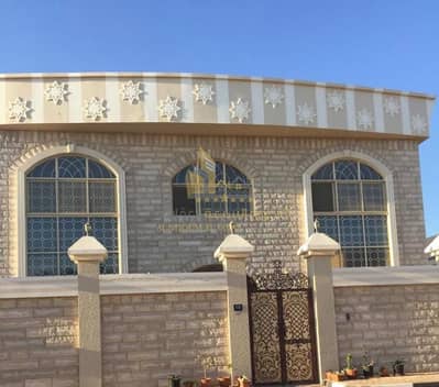 For sell a luxury villa, 5 room and a hall in Al Quoz Sharjah