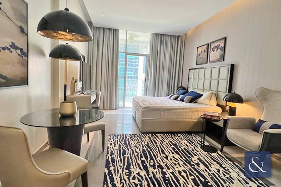 Cozy Luxurious | Prime Location | Mid Floor