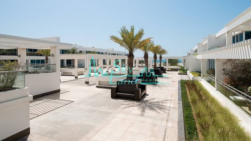 BEACH FRONT! STUNNING 3 BEDROOM APARTMENT IN JUMEIRAH