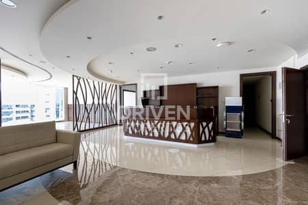 Office for Rent in Al Mina, Dubai - Clinic in Commercial Complex | Spacious