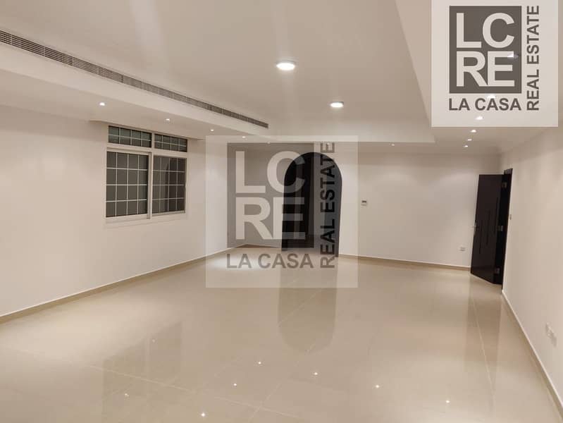 2 Extravagant and Spacious Villa I Well Maintained
