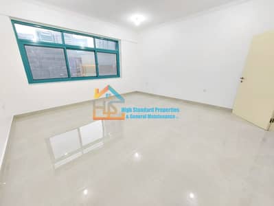 2 Bedroom Flat for Rent in Hamdan Street, Abu Dhabi - ﻿Alluring 2bhk with Spacious Saloon & Balcony