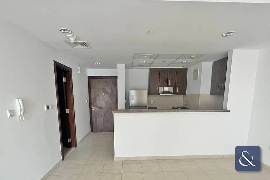 HUGE Studio Apartment | Vacant | Business Bay HUGE Studio Apartment | Vacant | Business Bay