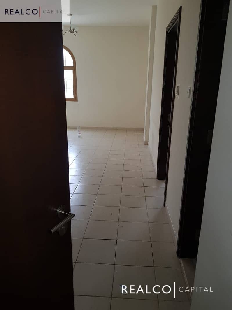 8 Spain Cluster 1BED BLD S-11 Close to supermarket