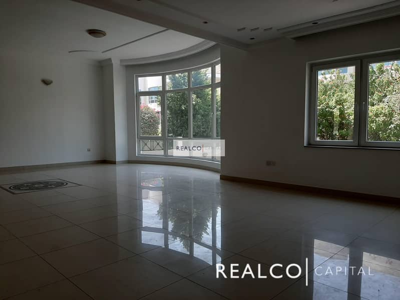 2 5 Br +m Compound villa, shared Pool / gym