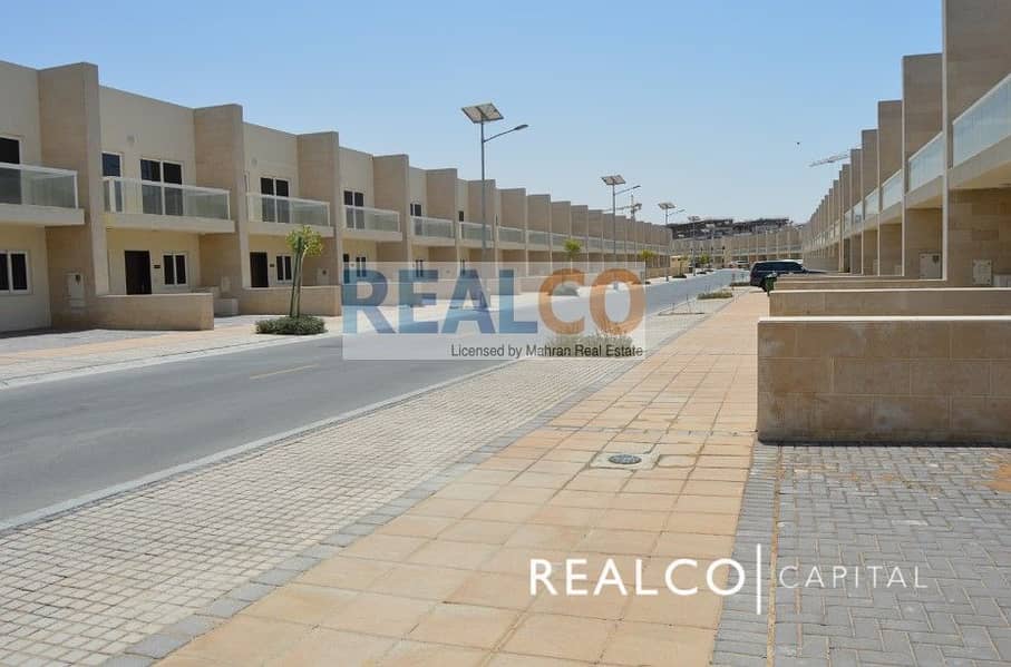 5 Warsan village Amazing 3BR TH single row